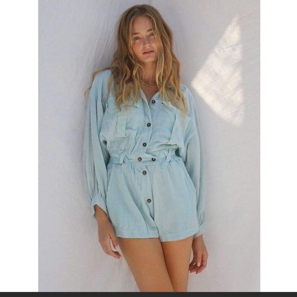 Pants - Free People Jen's Pirate Booty
Satisfaction Romper Size L